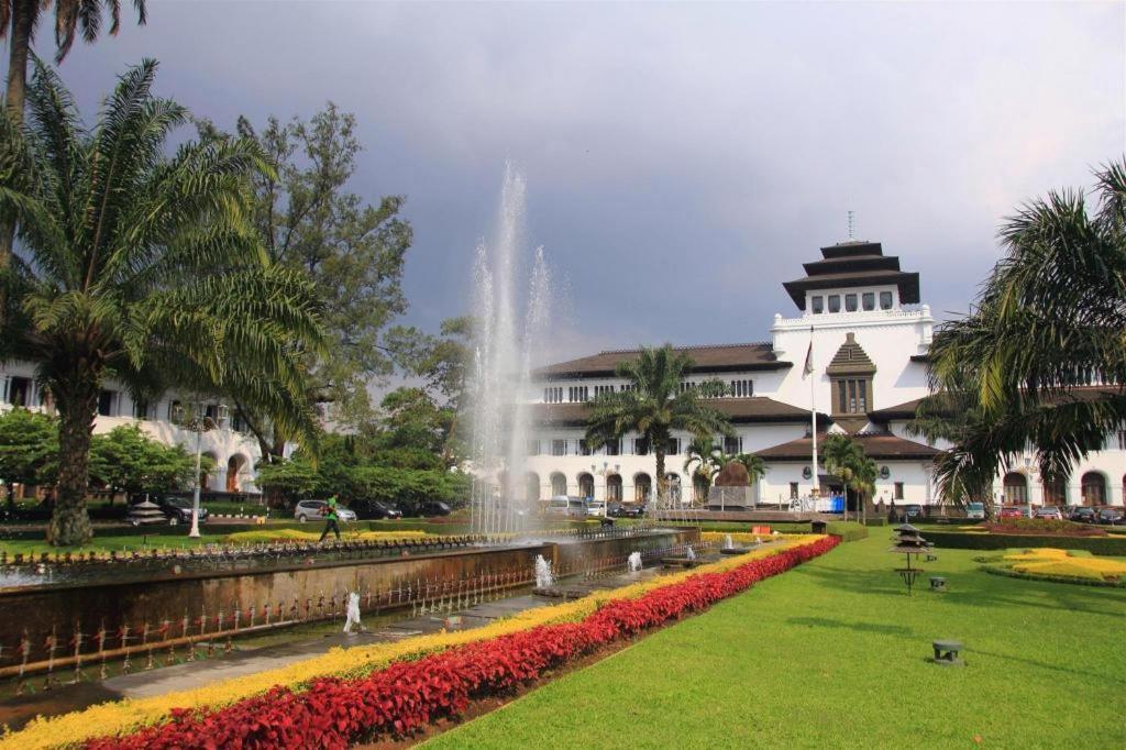 Dpalma Hotel Bandung Exterior foto